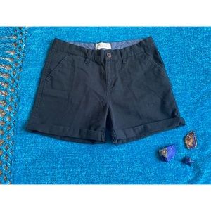 Black Mid Rise Loose-Fitting Shorts